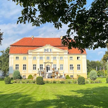 Pałac Henryków Szprotawa Exterior foto