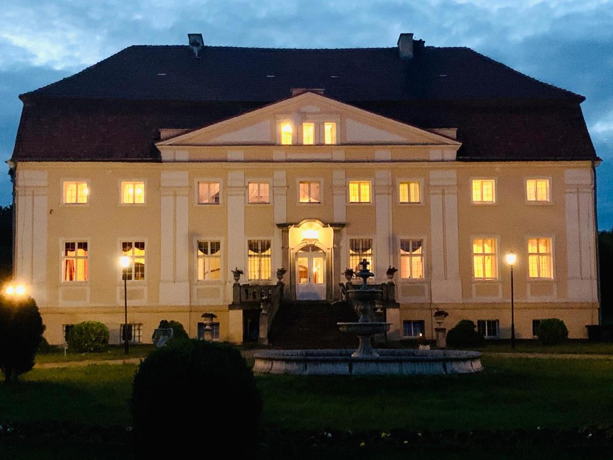 Pałac Henryków Szprotawa Exterior foto