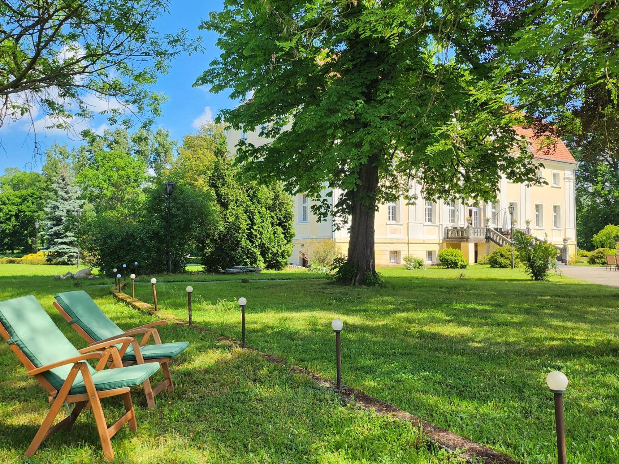 Pałac Henryków Szprotawa Exterior foto